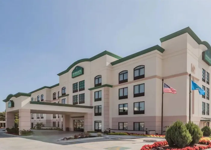 La Quinta & By Wyndham Midtown Hotel Tulsa