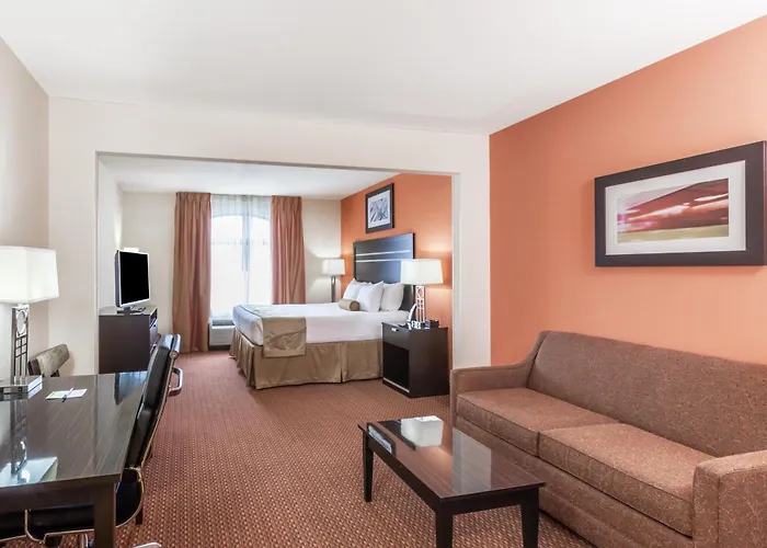 Hotel La Quinta & By Wyndham Midtown 3*
