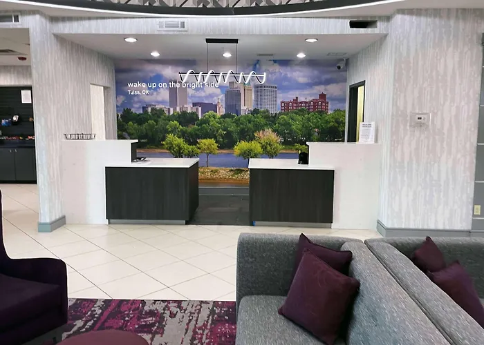 Hotel La Quinta & By Wyndham Midtown 3*