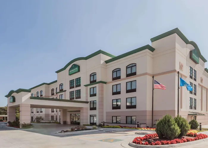 La Quinta & By Wyndham Midtown Tulsa