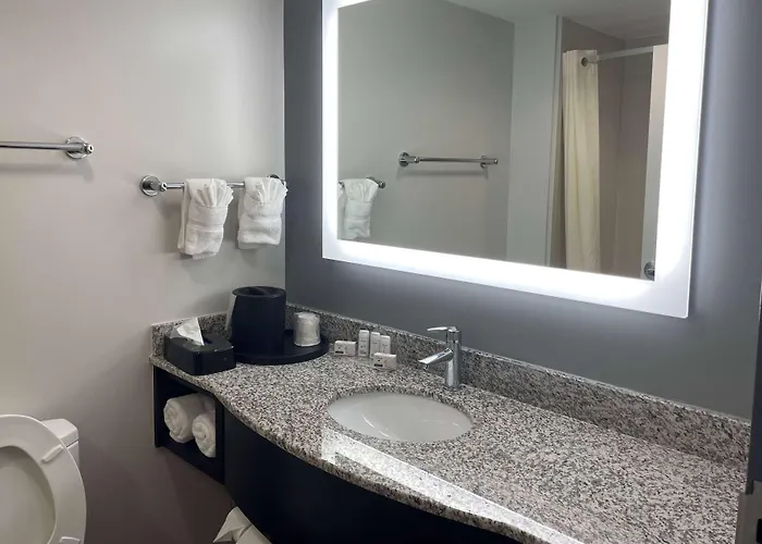 La Quinta & By Wyndham Midtown Hotel Tulsa