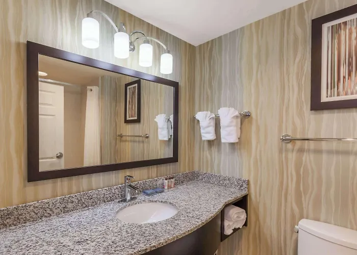 La Quinta & By Wyndham Midtown 3*