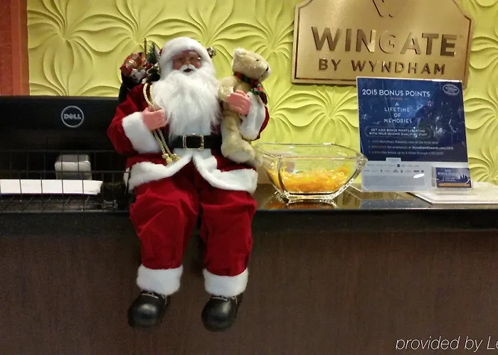 Hotel La Quinta & By Wyndham Midtown Tulsa